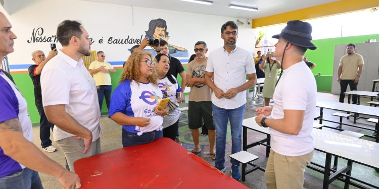 David Almeida anuncia entrega de quatro escolas em Manaus