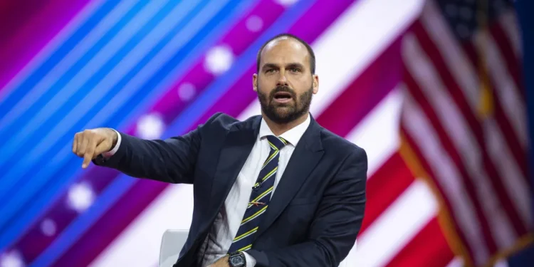 Eduardo Bolsonaro diz que Moraes quer impedir direita de ter maioria no Senado em 2026