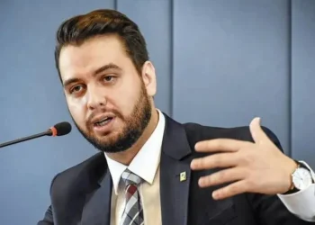 Ex-assessor de Bolsonaro abre vaquinha para custear advogado nos EUA