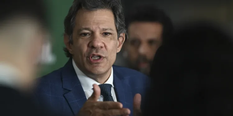 Haddad pede cooperação na segurança com RJ após decisão do STJ