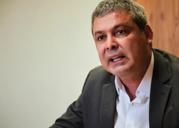 Lindbergh propõe mudança em regra de cassação de mandato por faltas