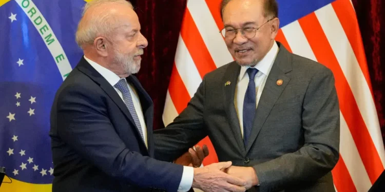 Lula diz que relação com a Malásia “muda de patamar” e assina pacote de cooperação