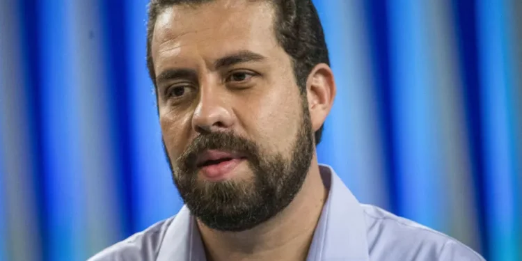 Justiça condena Marçal a indenizar Boulos em R$ 100 mil por falsas acusações de uso de cocaína