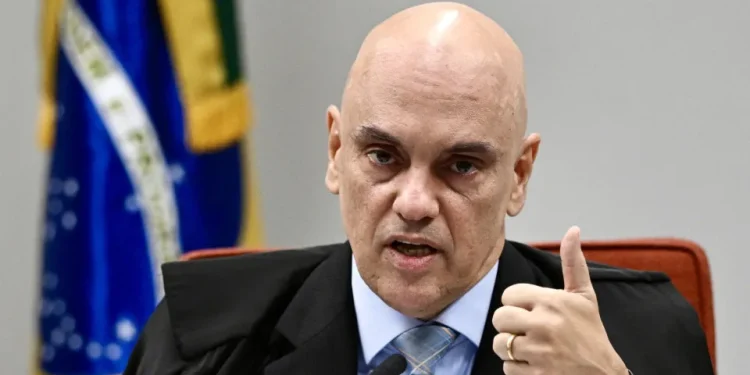 Alcolumbre e Moraes discutem como combater o crime organizado