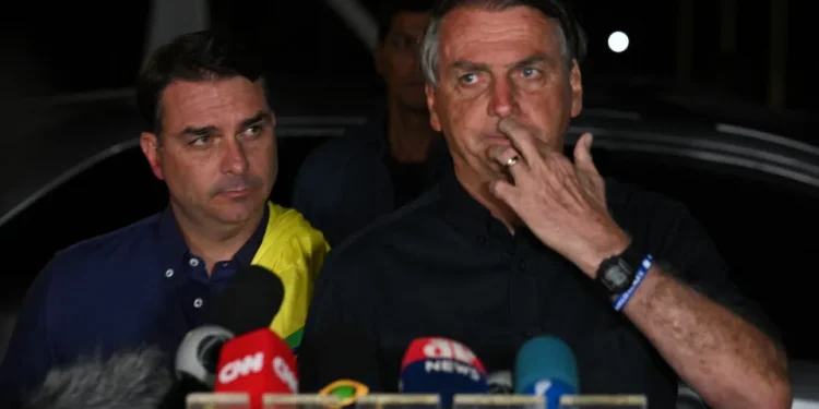 Bolsonaro terá direito à ‘saidinha’ no Natal? O que diz a lei atualizada