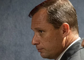 Cid chega ao STF para audiência que marca início de cumprimento da pena