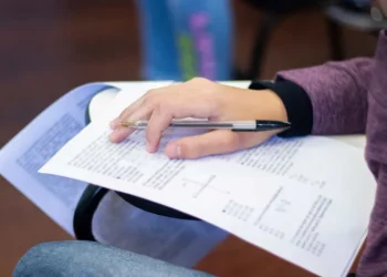 Com 1.500 vagas, município em Goiás lança edital de concurso público