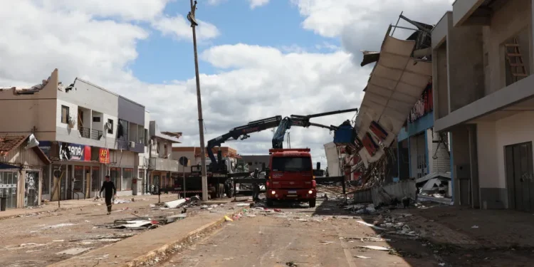 Deputados do PR votam auxílio de R$ 50 mil a famílias com casas destruídas por tornado