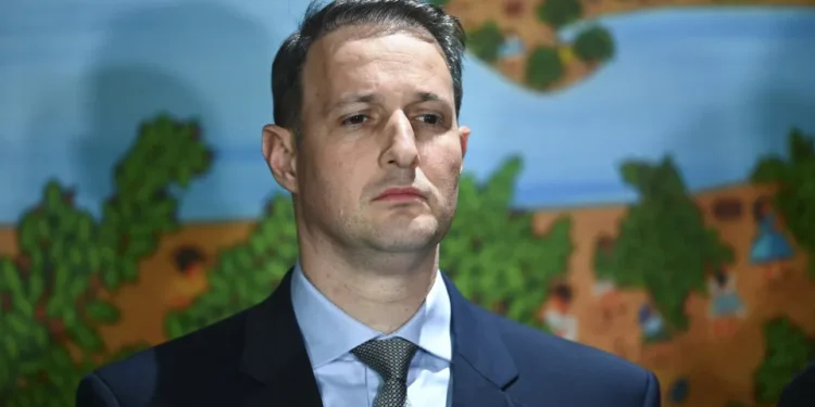 Derrite recua, desiste de mudar Lei Antiterrorismo e diz que competência da PF será preservada