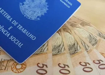 Governo Lula projeta salário mínimo em R$ 1.717 em 2027