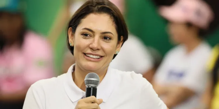 Michelle diz que Bolsonaro é ‘única opção’ para 2026 e que Congresso está de joelhos para STF