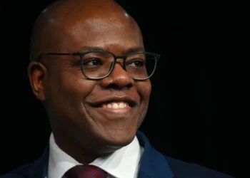 PF indicia ex-ministro Silvio Almeida por importunação sexual