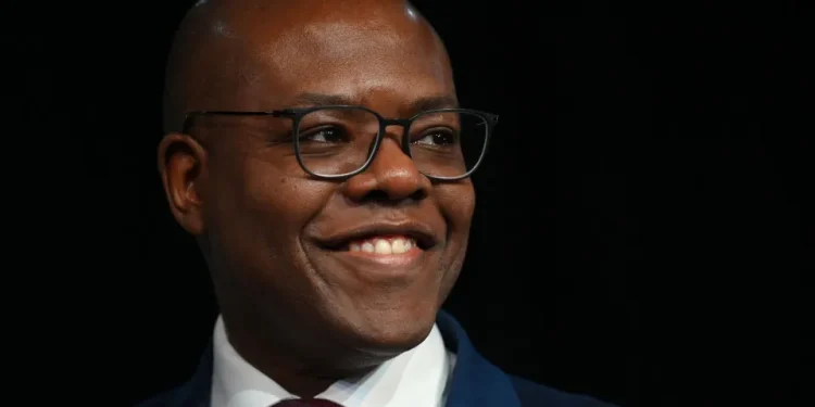 PF indicia ex-ministro Silvio Almeida por importunação sexual