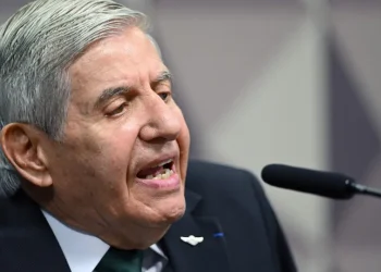 PGR concorda com prisão domiciliar para Augusto Heleno