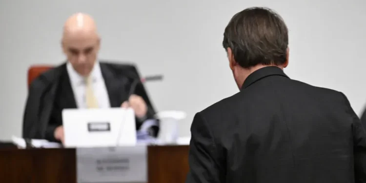 Por unanimidade, STF mantém condenação de Bolsonaro e aliados