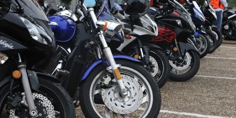 Produção de motos cresce 21,8% em outubro e setor tem melhor desempenho do ano, diz Abraciclo