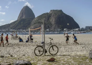 Rio de Janeiro bate recorde de turistas internacionais em 2025