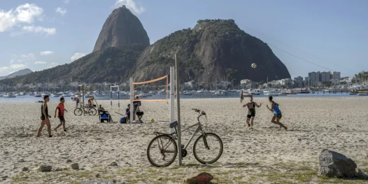 Rio de Janeiro bate recorde de turistas internacionais em 2025