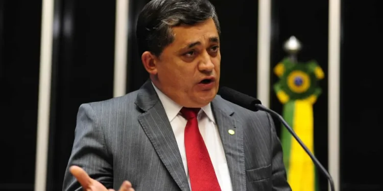 Rompimento entre Motta e Lindbergh não é crise com governo, diz líder