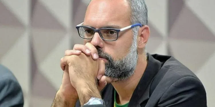 STJ mantém condenação de Allan dos Santos por calúnia em caso ‘Queermuseu’