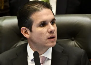 Motta diz que apoia derrubada de vetos de Lula ao projeto da redução de penas do 8/1