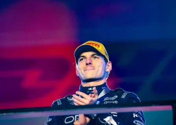 Red Bull banca permanência de Verstappen e ignora rumores de saída ao final da temporada