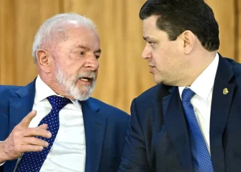 Alcolumbre vê interferência do governo Lula e defende prazo acelerado para Messias