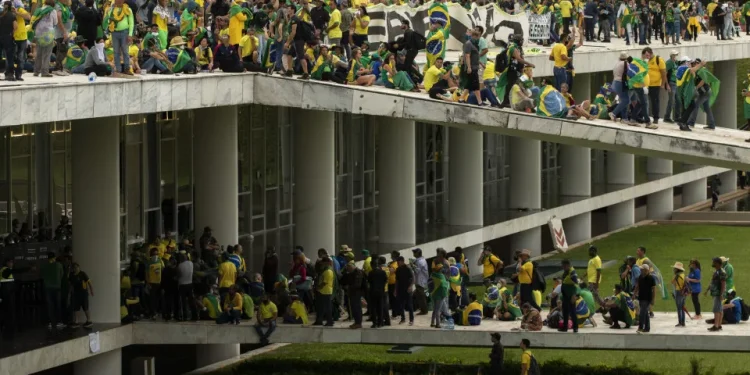 STF condena empresário que doou R$ 500 para levar manifestante ao 8 de janeiro