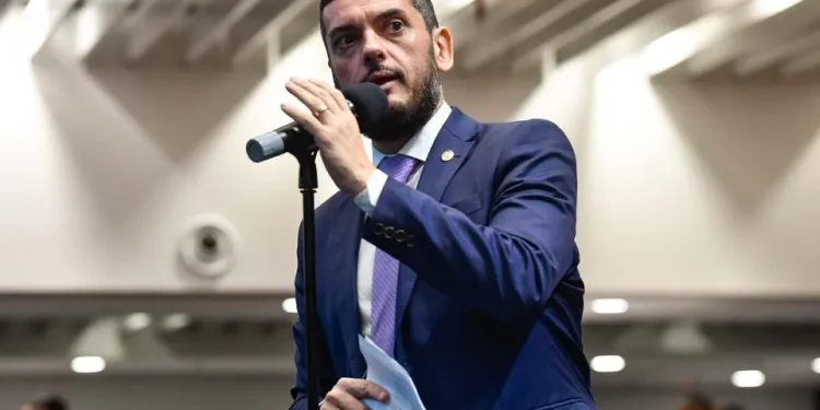 PGR denuncia Bacellar e TH Joias por obstrução de investigação