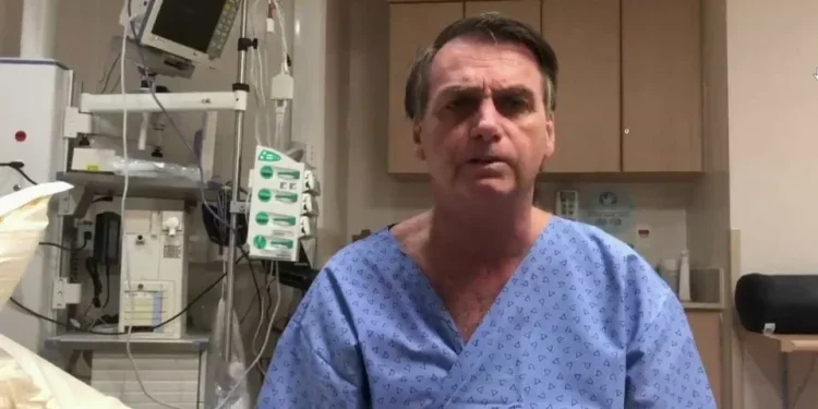 Bolsonaro é encaminhado ao centro cirúrgico para novo procedimento para amenizar soluços