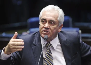 Senador Otto Alencar coloca marca-passo após se sentir mal na Bahia