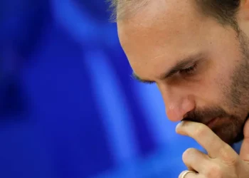 Câmara cancela passaportes diplomáticos de Ramagem e Eduardo