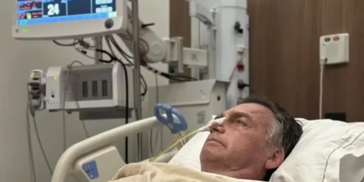 Após deixar UTI, Bolsonaro segue tratamento sem previsão de alta