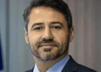 Ex-chefe da Receita envolvido no caso de joias de Bolsonaro é demitido pela CGU