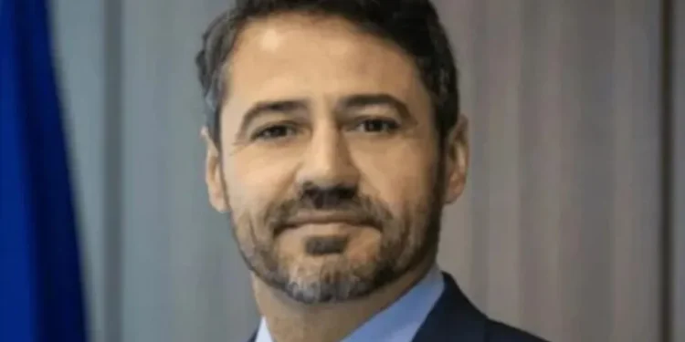 Ex-chefe da Receita envolvido no caso de joias de Bolsonaro é demitido pela CGU