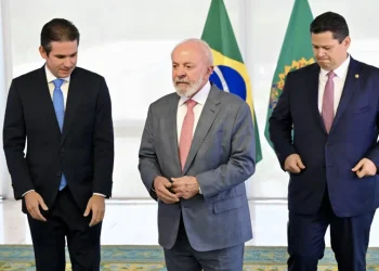 Lula diz ser amigo de Motta e Alcolumbre e ter confiança de que Messias será aprovado no Senado