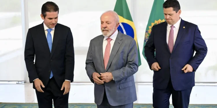 Lula diz ser amigo de Motta e Alcolumbre e ter confiança de que Messias será aprovado no Senado