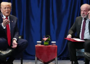 Lula diz ter falado a Trump que conversar é mais barato e menos sofrível que a guerra