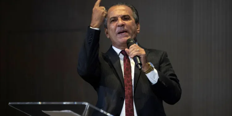 Malafaia diz que Flávio Bolsonaro não ganha eleição e não soube articular