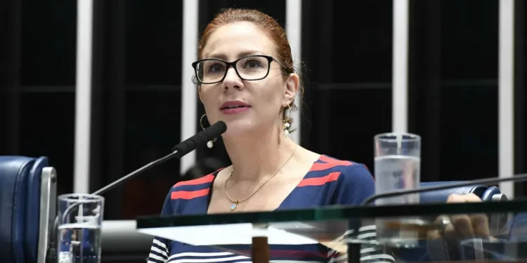 Moraes anula decisão da Câmara e determina perda do mandato de Zambelli