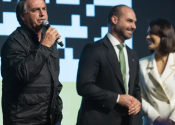 Rachas no PL e na família Bolsonaro extrapolam aliança com Ciro Gomes e se estendem a outros estados