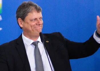 Tarcísio pede afastamento de 17 dias para férias nos EUA, e Ramuth assumirá Governo de SP