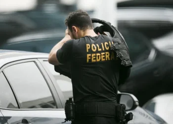 PF retira credencial de americano após governo Trump mandar delegado brasileiro deixar EUA