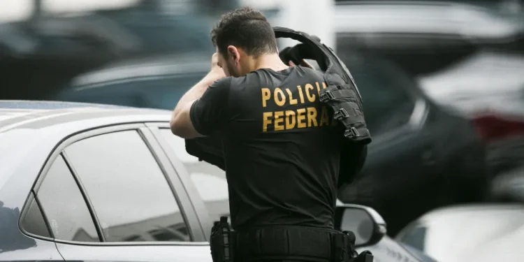 PF retira credencial de americano após governo Trump mandar delegado brasileiro deixar EUA