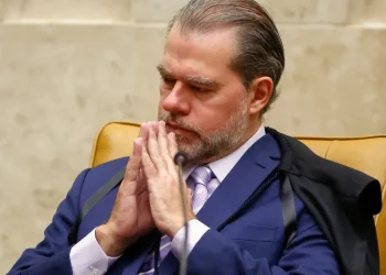 Toffoli libera retomada do caso Master, mas determina que materiais apreendidos fiquem em seu gabinete