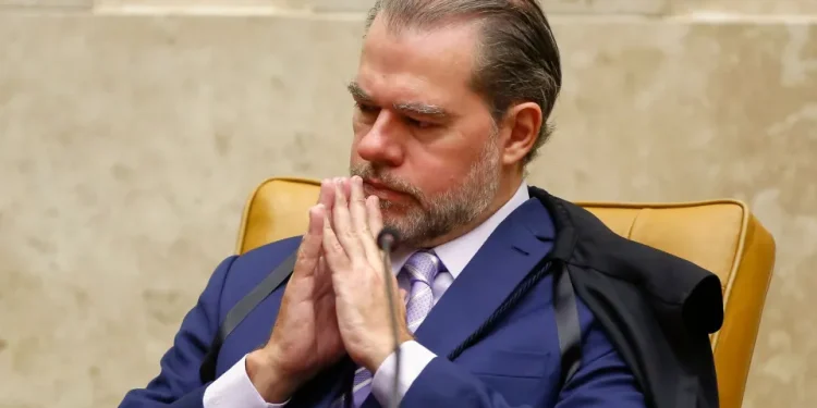 Toffoli libera retomada do caso Master, mas determina que materiais apreendidos fiquem em seu gabinete