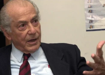 Vereador protagoniza gafe ao convidar Brizola para sessão em Câmara no RS