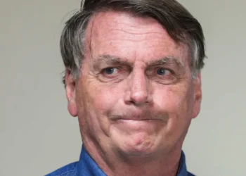 Bolsonaro pede para entrar em programa de leitura de livro para abater pena