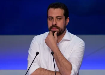 Boulos acredita que fim da escala 6×1 pode ser aprovado neste semestre