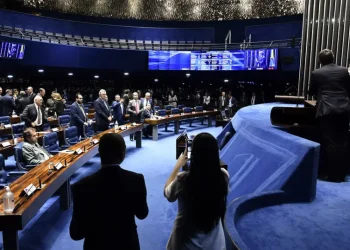 Congresso libera pagamento retroativo de benefícios a servidores em ano eleitoral